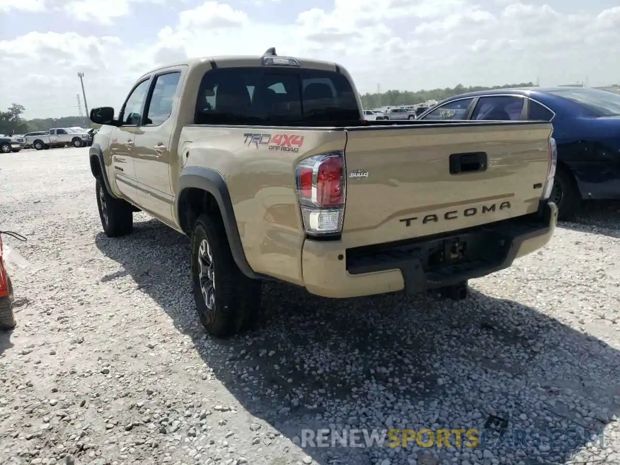 3 Photograph of a damaged car 3TMCZ5AN0LM318969 TOYOTA TACOMA 2020