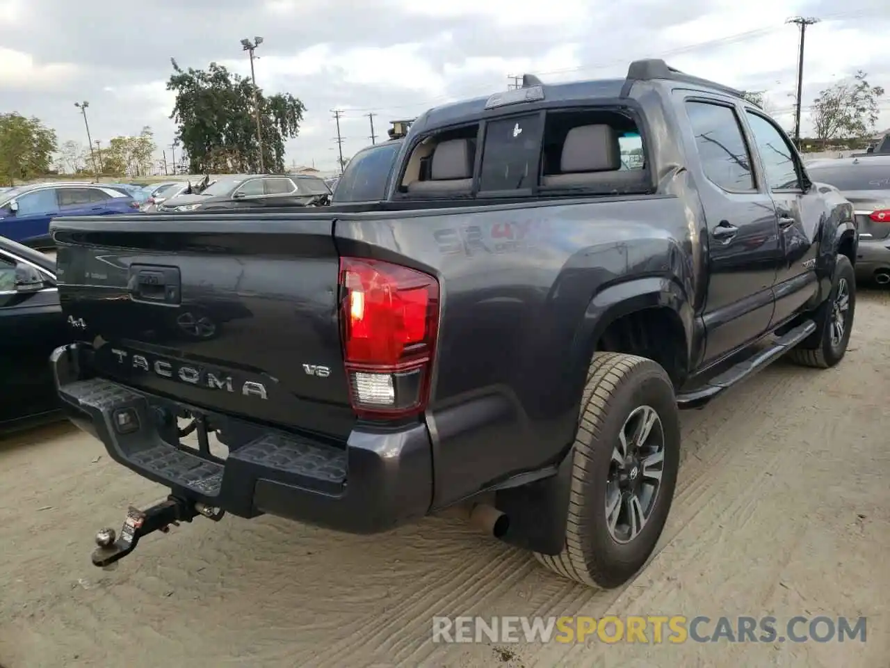 4 Photograph of a damaged car 3TMCZ5AN0LM322150 TOYOTA TACOMA 2020