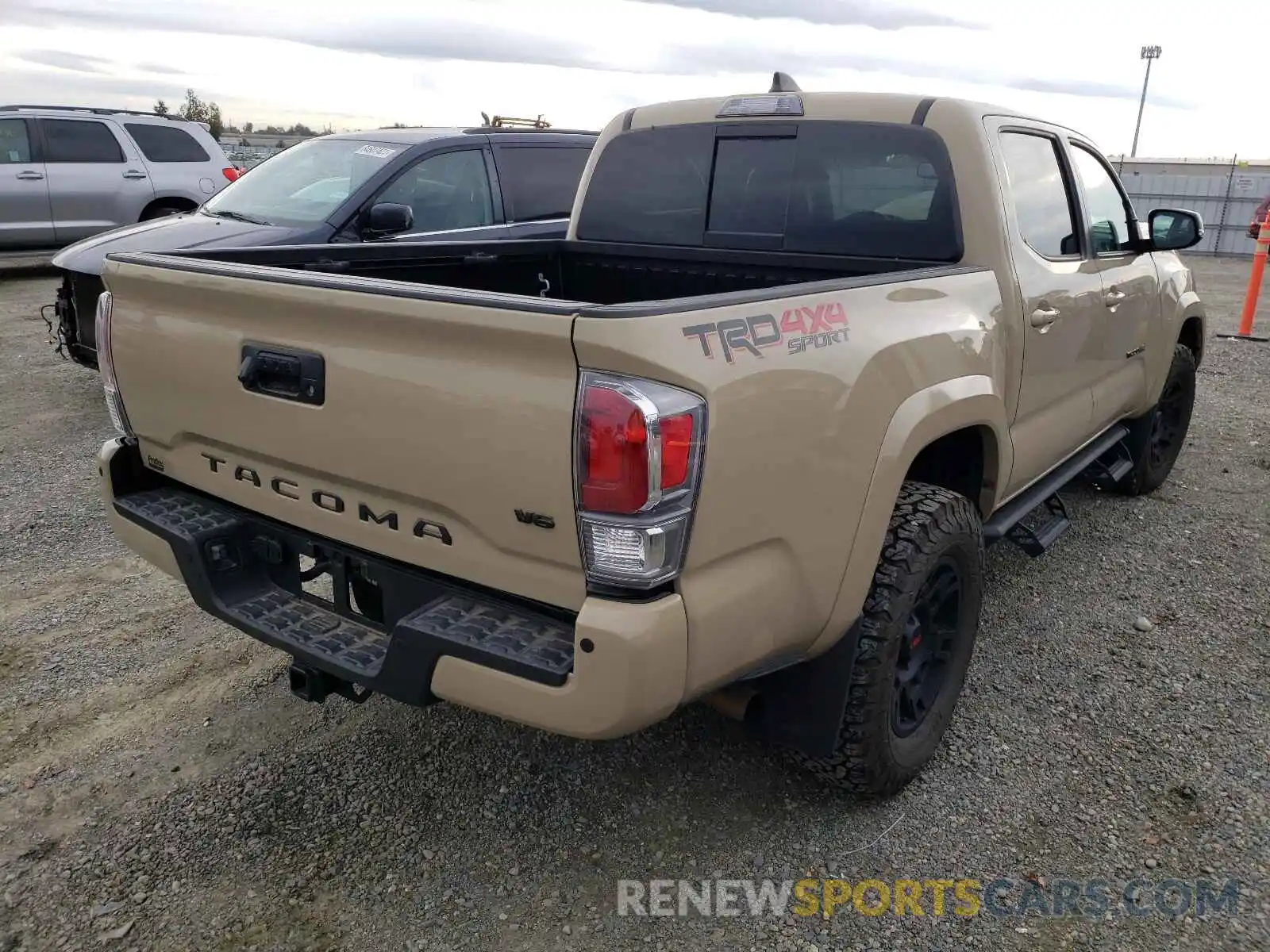 4 Photograph of a damaged car 3TMCZ5AN0LM324674 TOYOTA TACOMA 2020