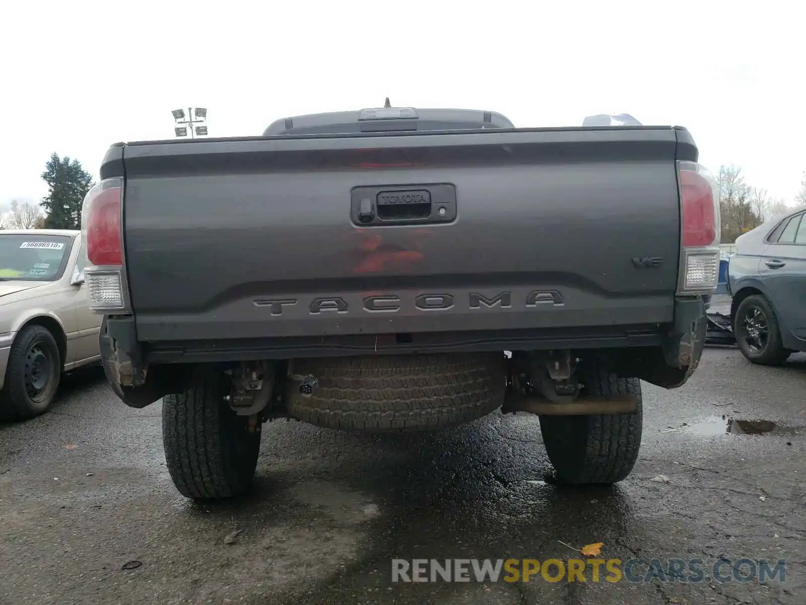 9 Photograph of a damaged car 3TMCZ5AN0LM325274 TOYOTA TACOMA 2020