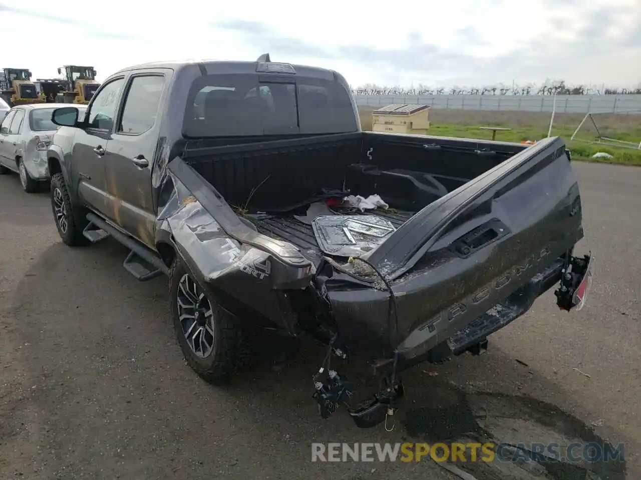 3 Photograph of a damaged car 3TMCZ5AN0LM326067 TOYOTA TACOMA 2020