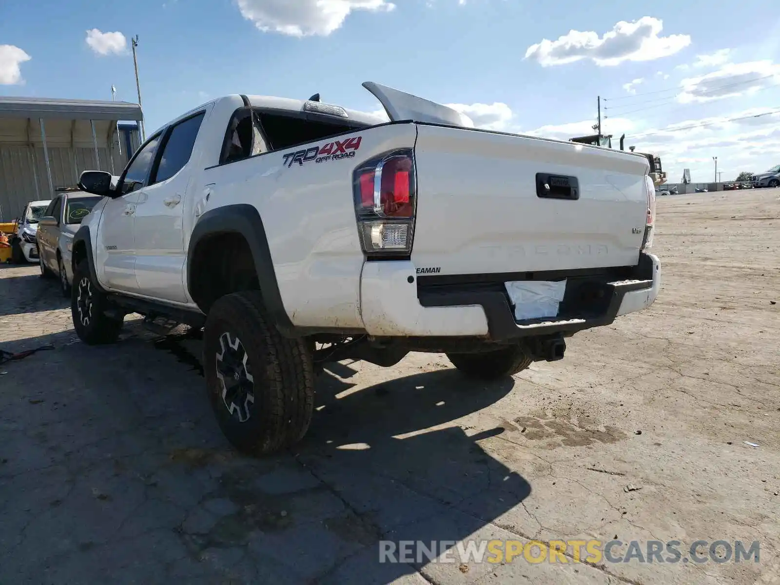 3 Photograph of a damaged car 3TMCZ5AN0LM326456 TOYOTA TACOMA 2020