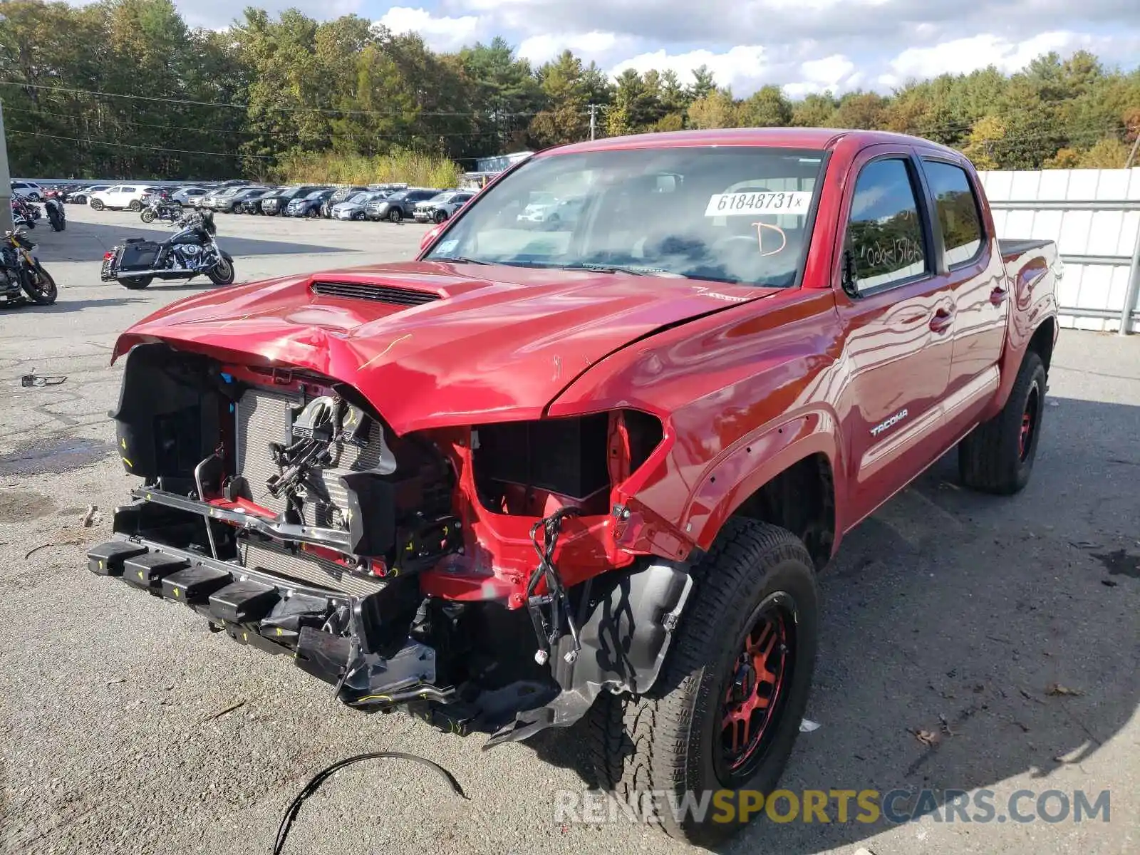 2 Photograph of a damaged car 3TMCZ5AN0LM328076 TOYOTA TACOMA 2020