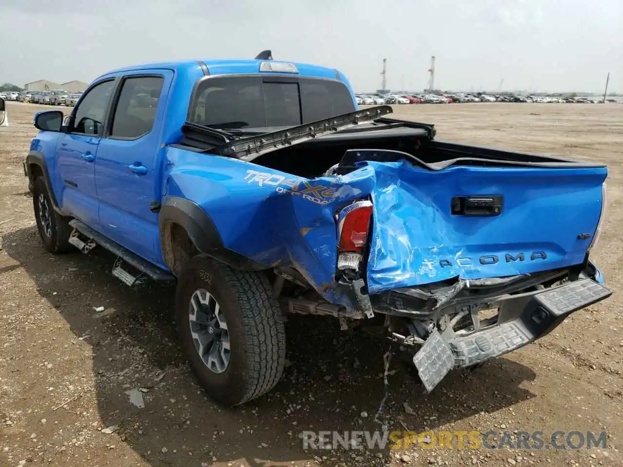 3 Photograph of a damaged car 3TMCZ5AN0LM328644 TOYOTA TACOMA 2020