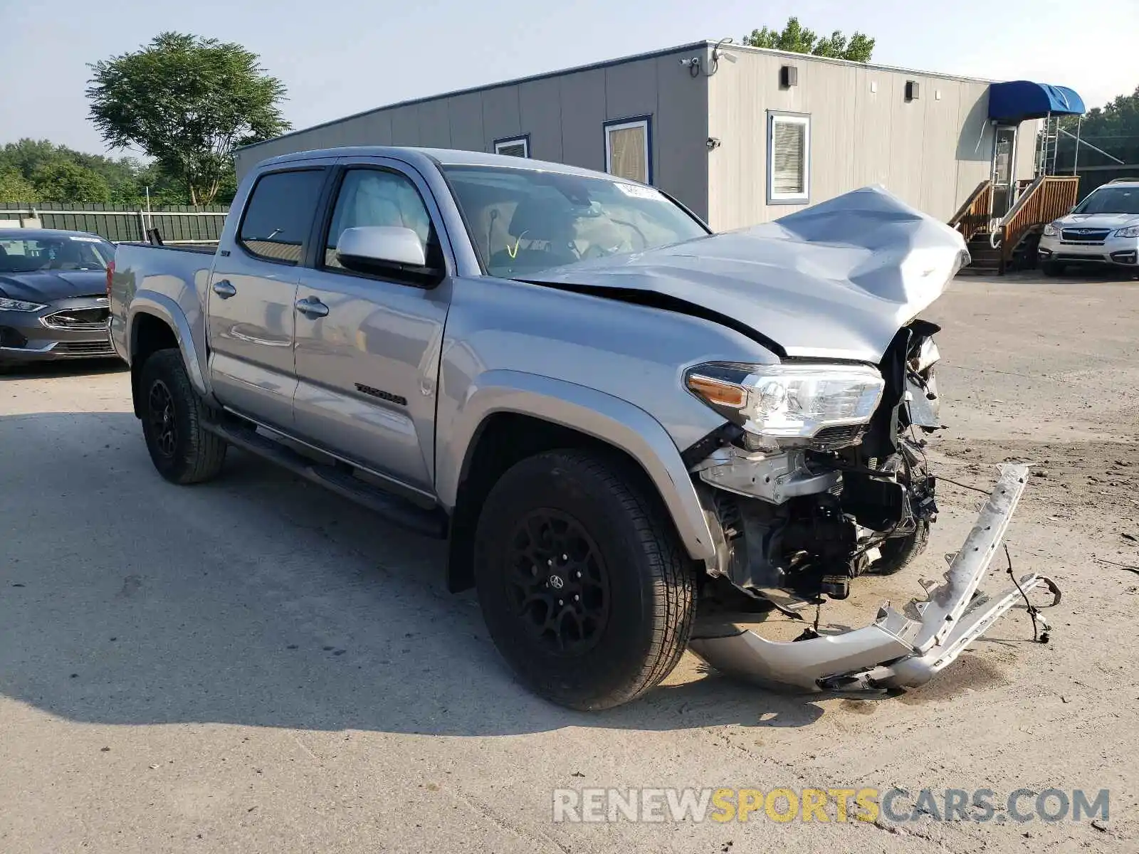 1 Photograph of a damaged car 3TMCZ5AN0LM331513 TOYOTA TACOMA 2020