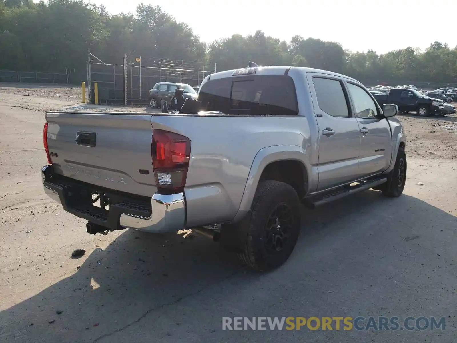 4 Photograph of a damaged car 3TMCZ5AN0LM331513 TOYOTA TACOMA 2020