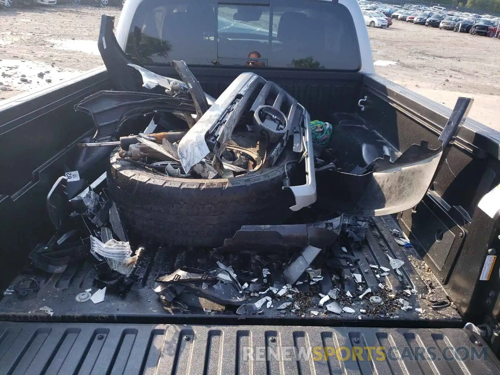 9 Photograph of a damaged car 3TMCZ5AN0LM331513 TOYOTA TACOMA 2020