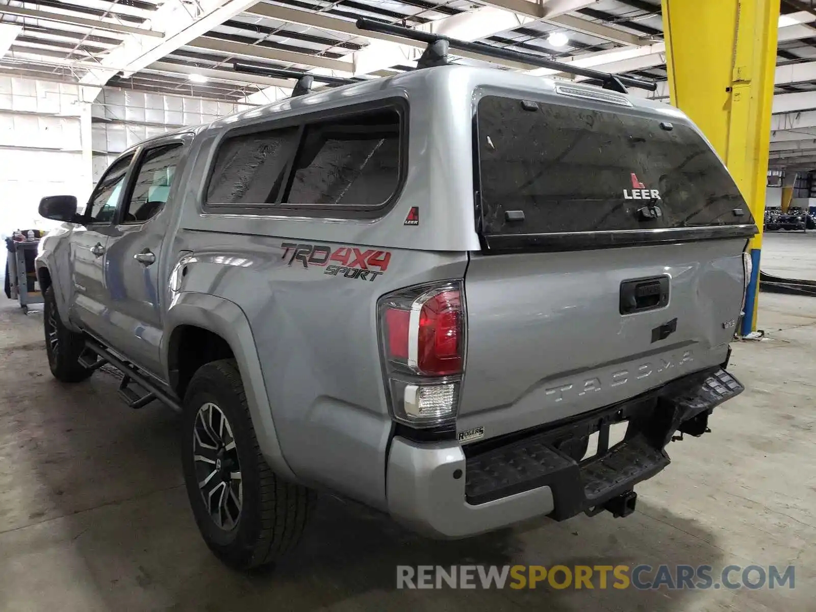 3 Photograph of a damaged car 3TMCZ5AN0LM332354 TOYOTA TACOMA 2020