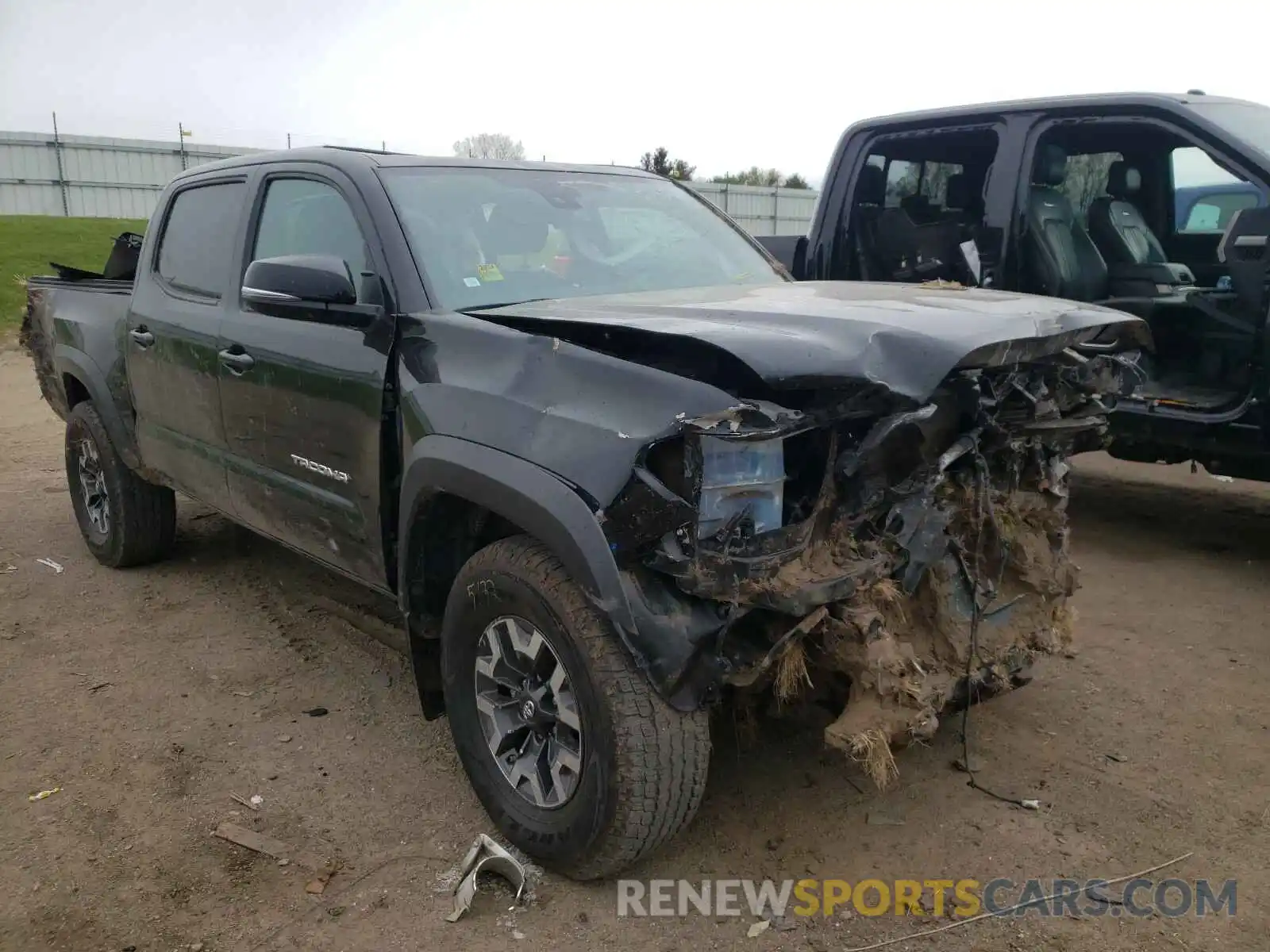 1 Photograph of a damaged car 3TMCZ5AN0LM335254 TOYOTA TACOMA 2020