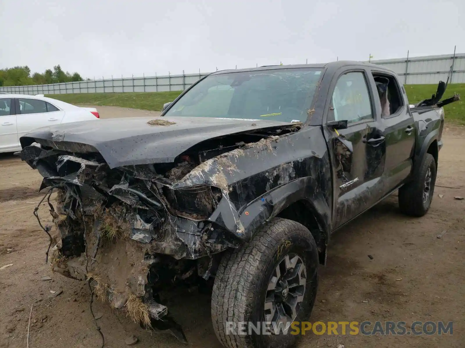 2 Photograph of a damaged car 3TMCZ5AN0LM335254 TOYOTA TACOMA 2020