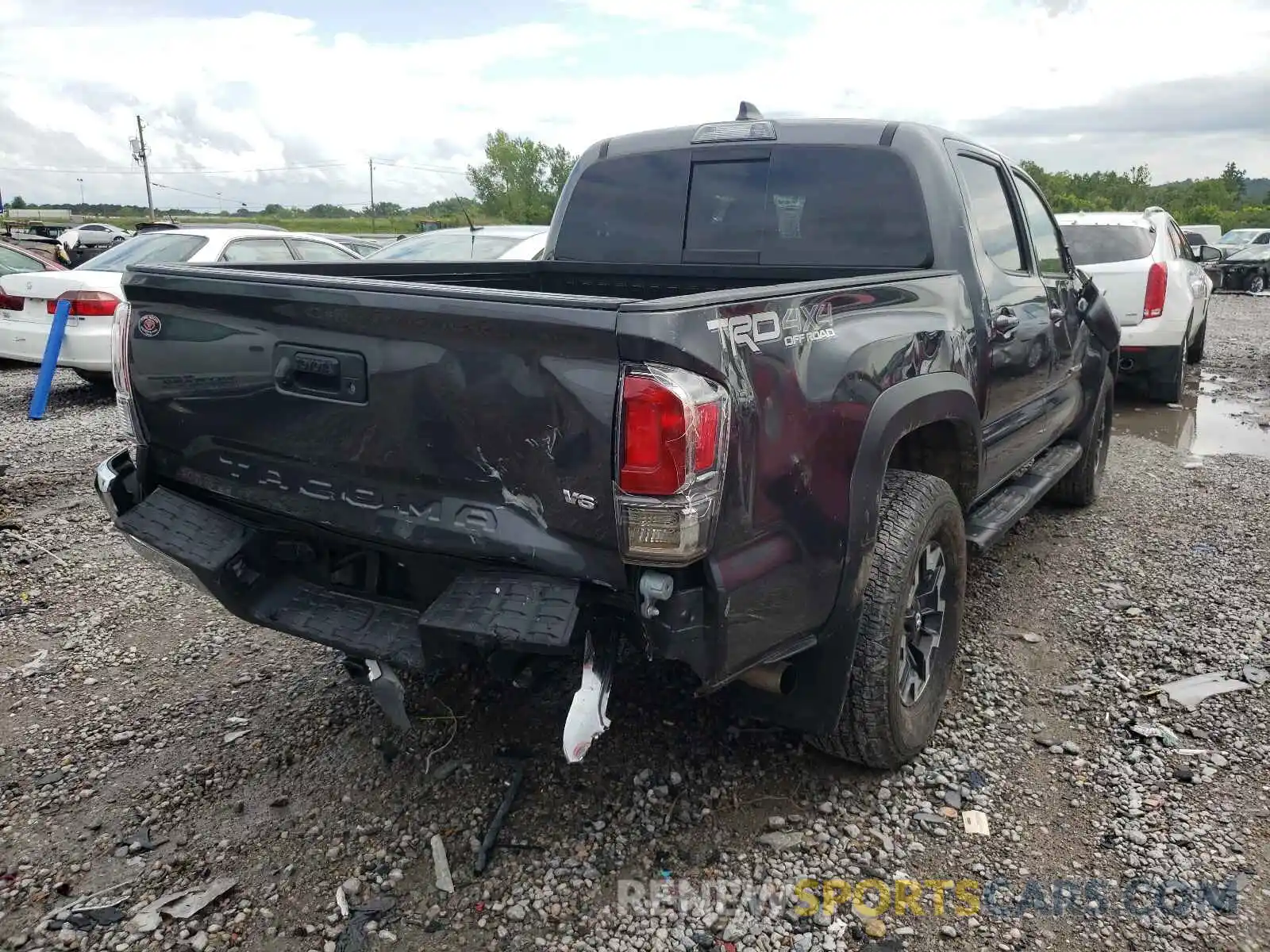 4 Photograph of a damaged car 3TMCZ5AN0LM339711 TOYOTA TACOMA 2020