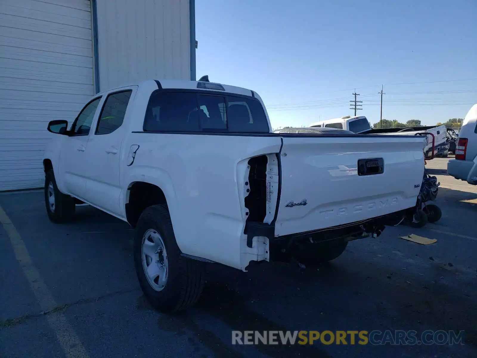 3 Photograph of a damaged car 3TMCZ5AN0LM341233 TOYOTA TACOMA 2020