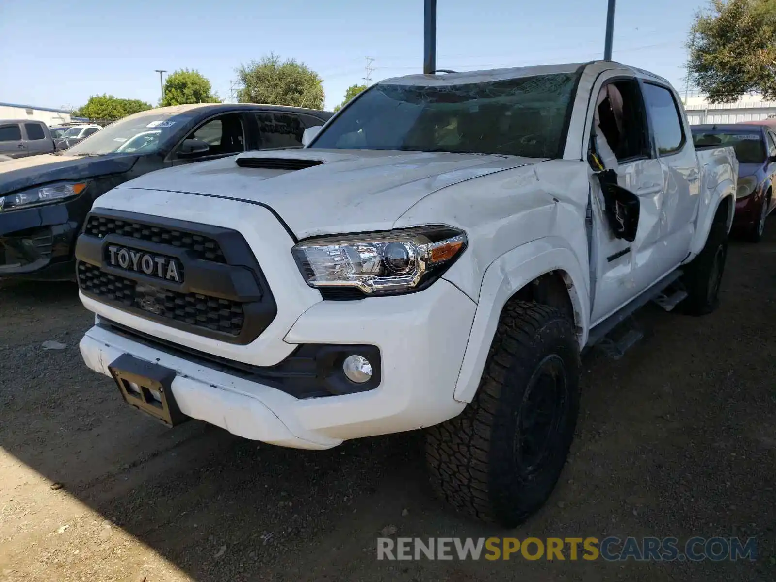 2 Photograph of a damaged car 3TMCZ5AN0LM342642 TOYOTA TACOMA 2020