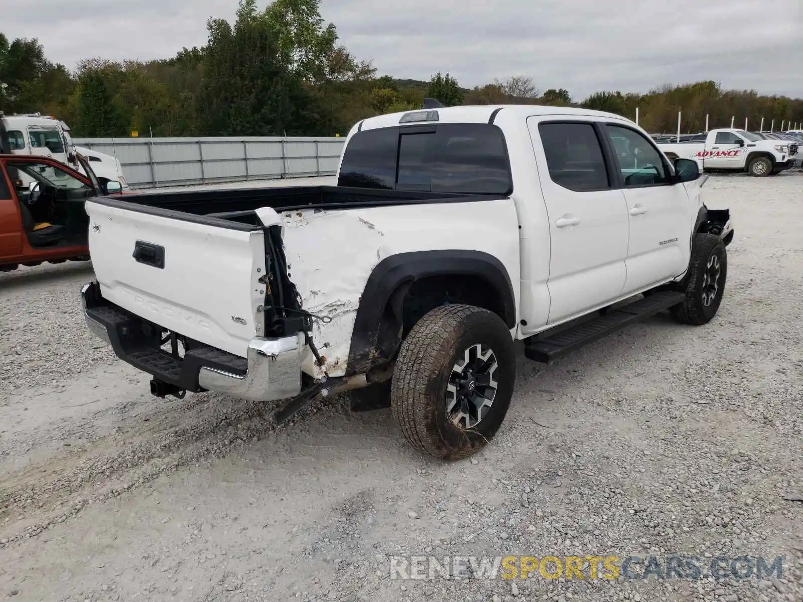 4 Photograph of a damaged car 3TMCZ5AN0LM347579 TOYOTA TACOMA 2020