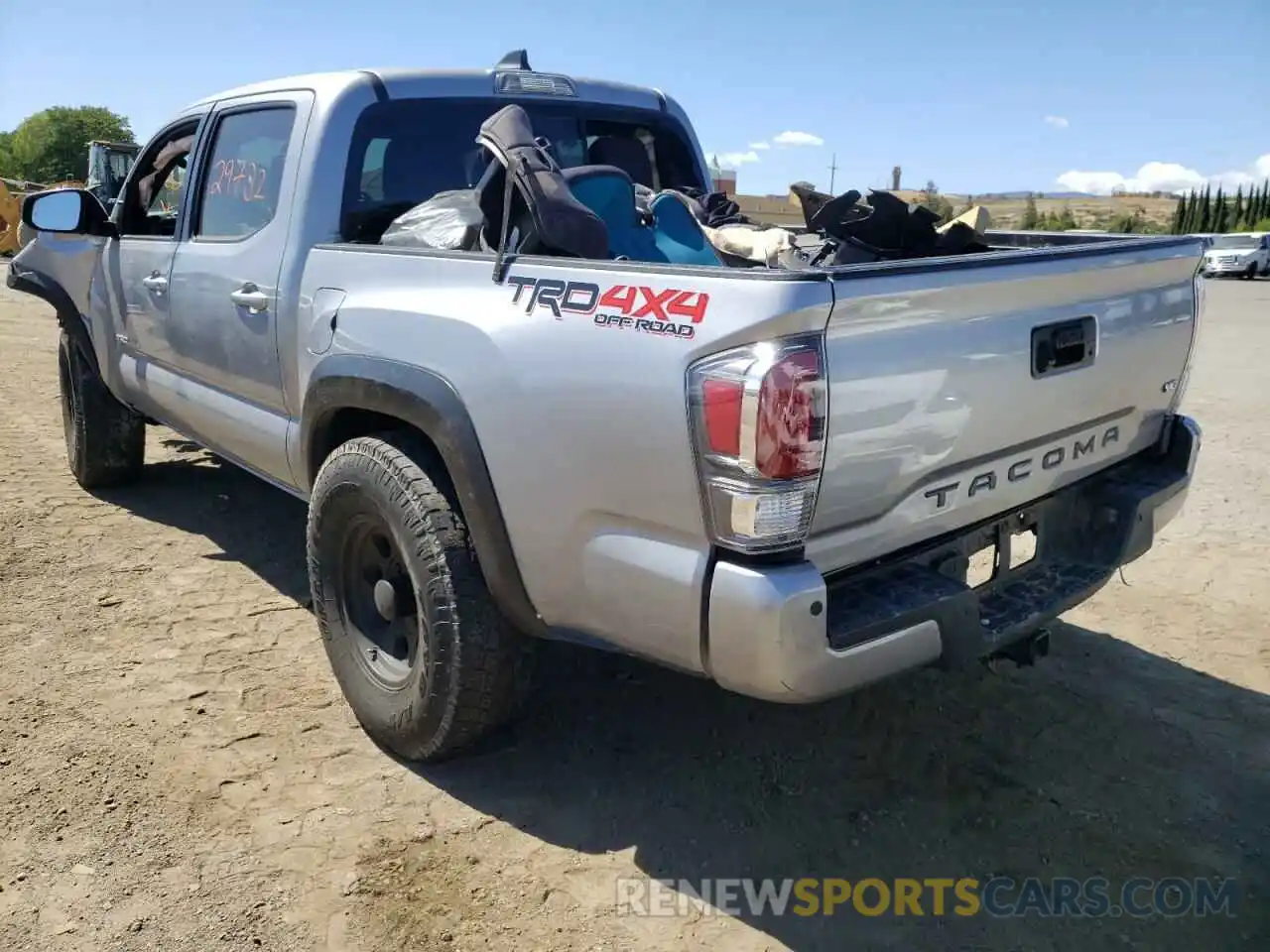 3 Photograph of a damaged car 3TMCZ5AN0LM354905 TOYOTA TACOMA 2020