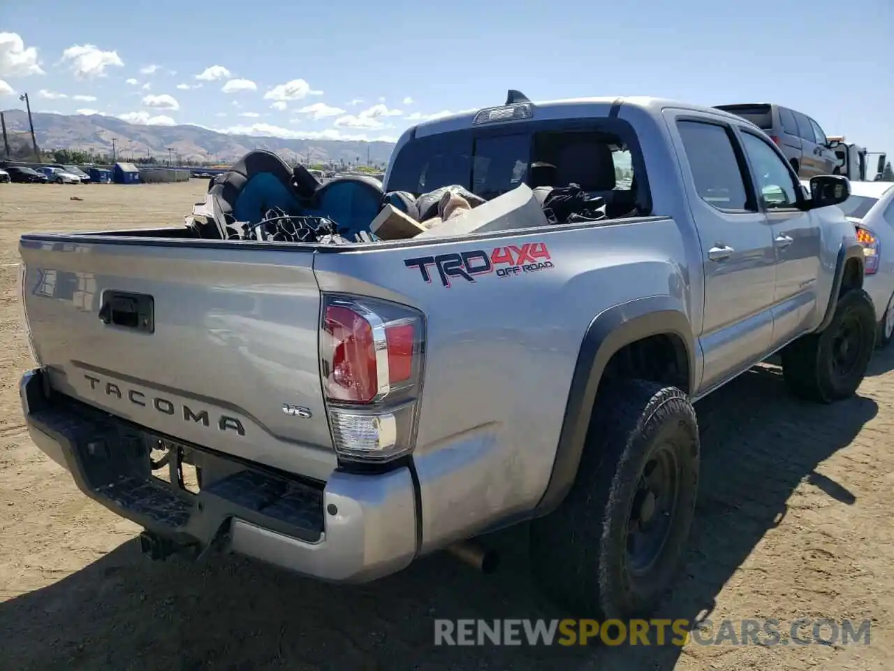 4 Photograph of a damaged car 3TMCZ5AN0LM354905 TOYOTA TACOMA 2020