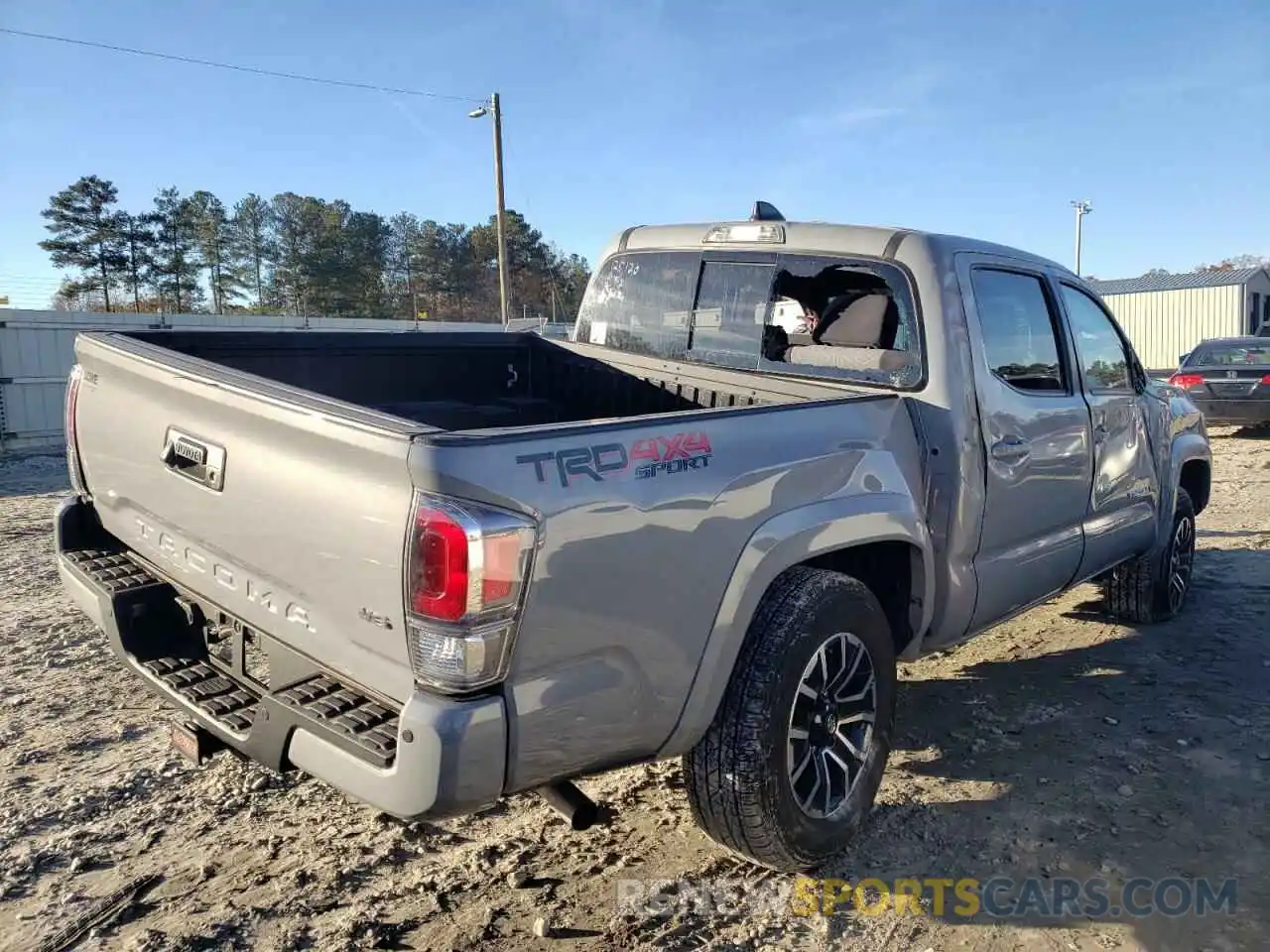 4 Photograph of a damaged car 3TMCZ5AN0LM356282 TOYOTA TACOMA 2020