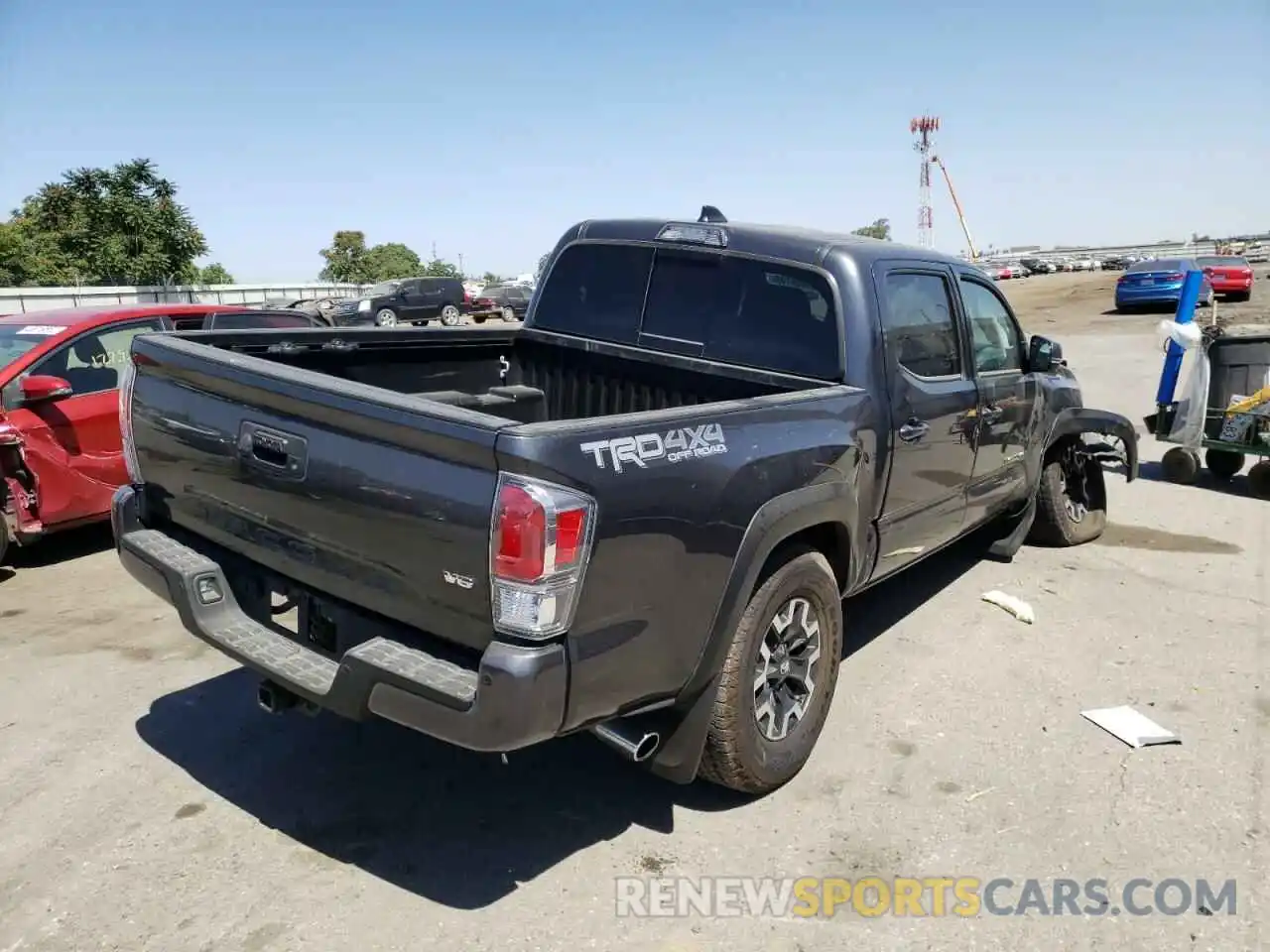 4 Photograph of a damaged car 3TMCZ5AN0LM357884 TOYOTA TACOMA 2020