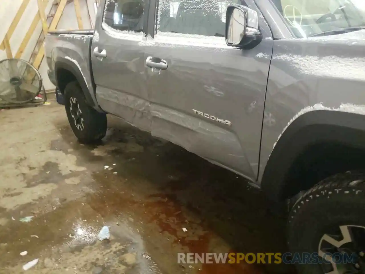 9 Photograph of a damaged car 3TMCZ5AN0LM359683 TOYOTA TACOMA 2020