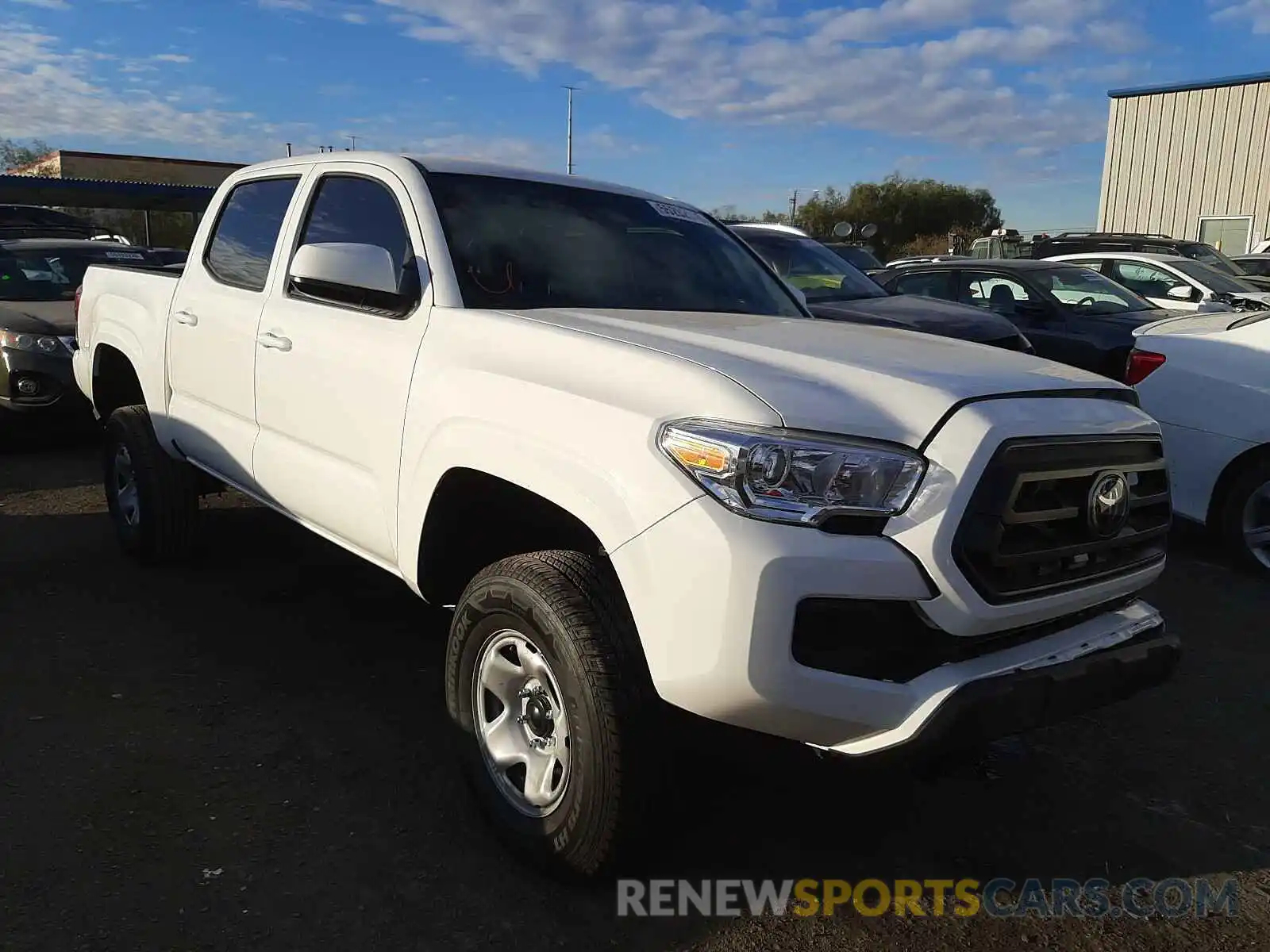 1 Photograph of a damaged car 3TMCZ5AN0LM360008 TOYOTA TACOMA 2020