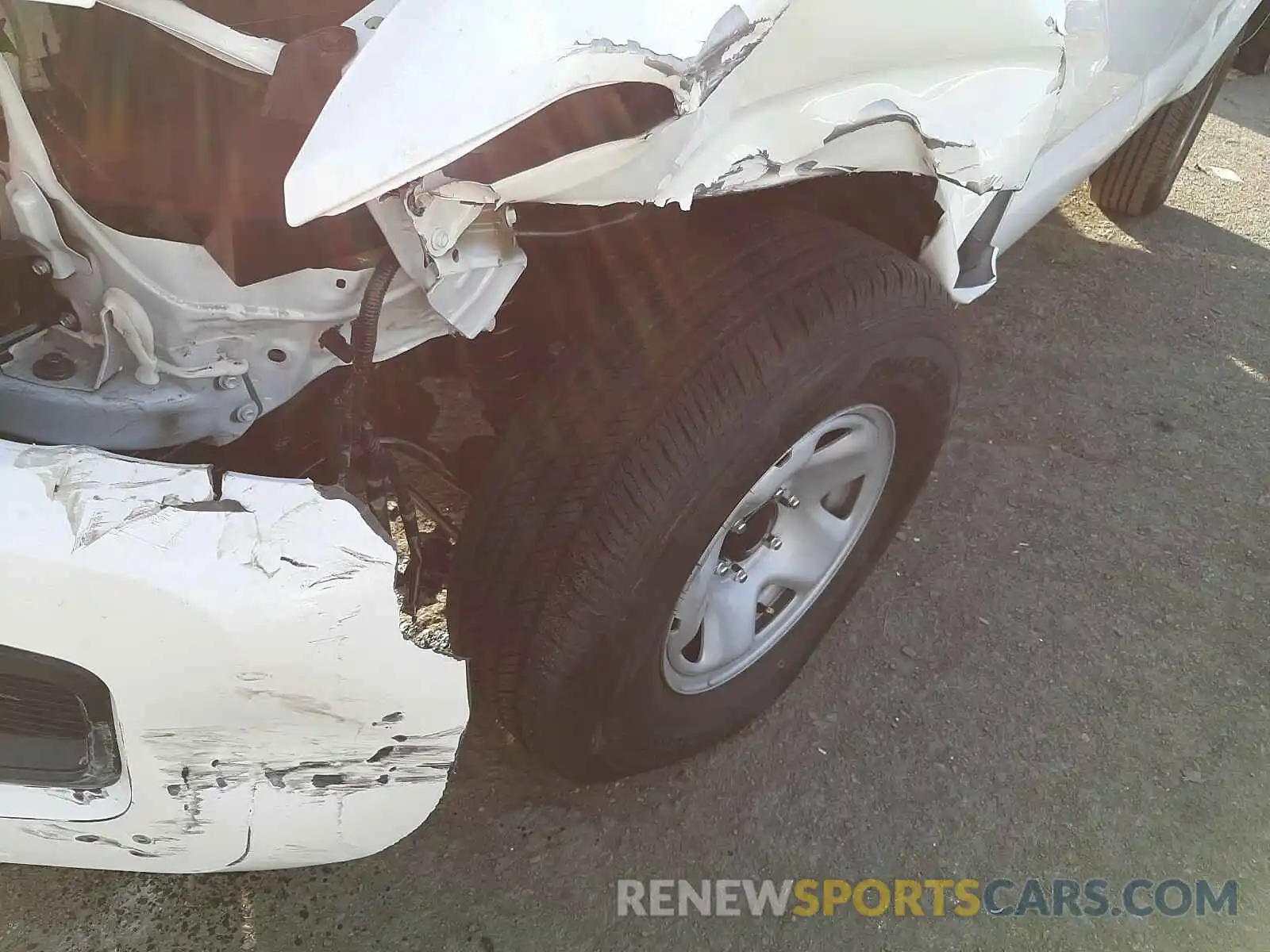 9 Photograph of a damaged car 3TMCZ5AN0LM360008 TOYOTA TACOMA 2020