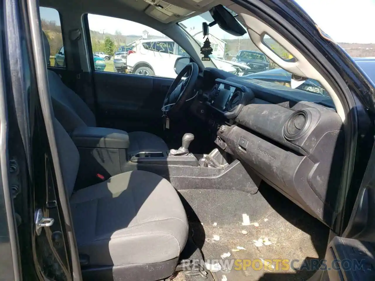 5 Photograph of a damaged car 3TMCZ5AN0LM360462 TOYOTA TACOMA 2020