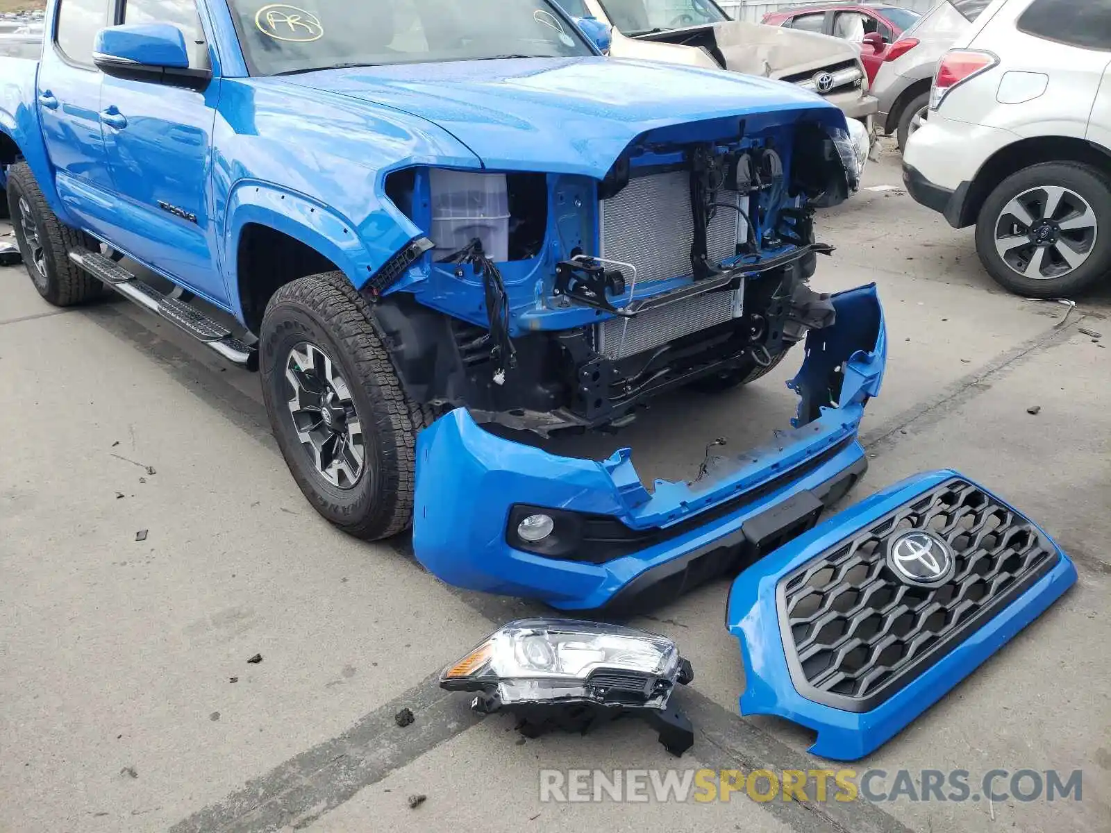 9 Photograph of a damaged car 3TMCZ5AN0LM360669 TOYOTA TACOMA 2020