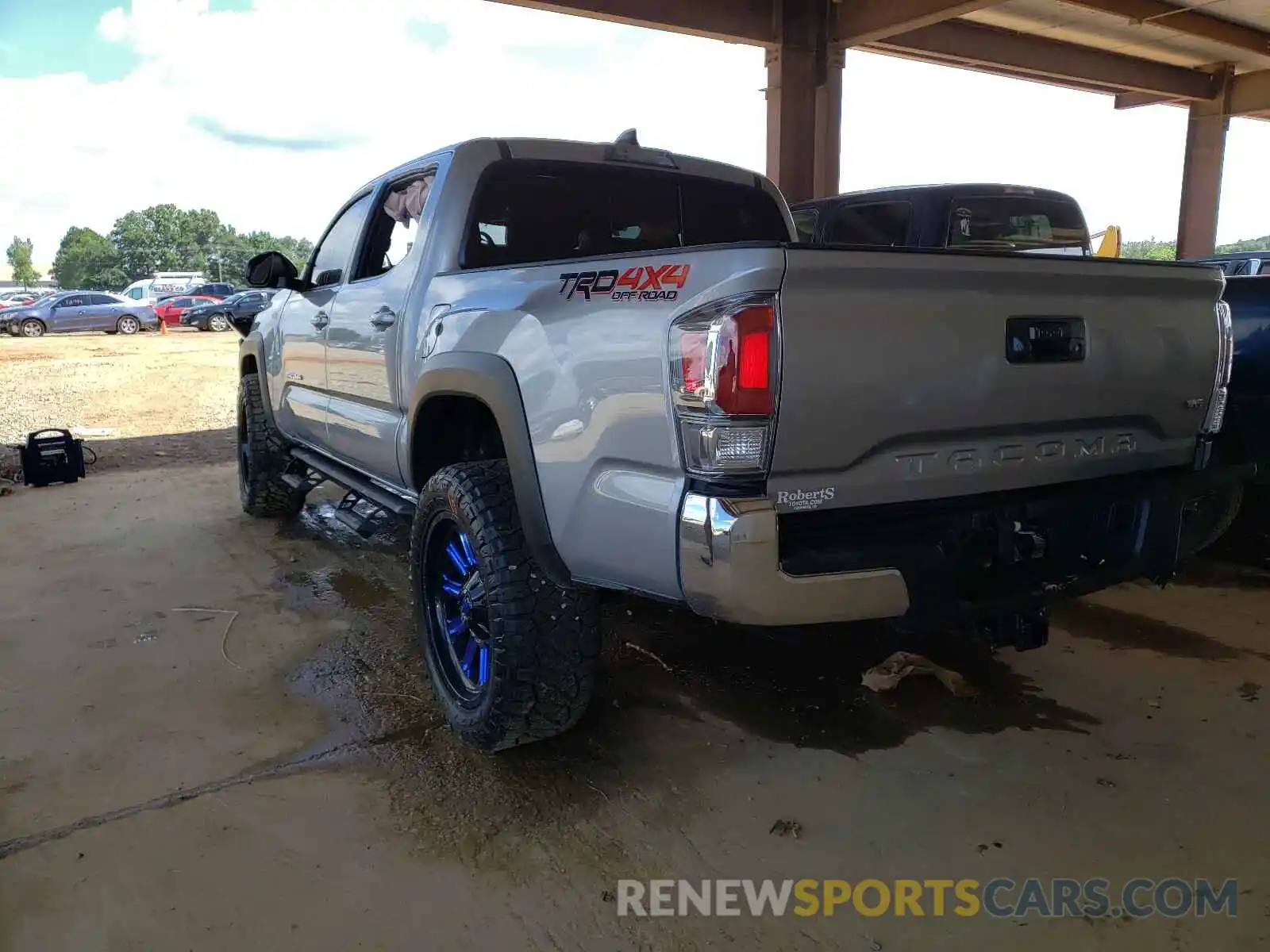 3 Photograph of a damaged car 3TMCZ5AN0LM362373 TOYOTA TACOMA 2020