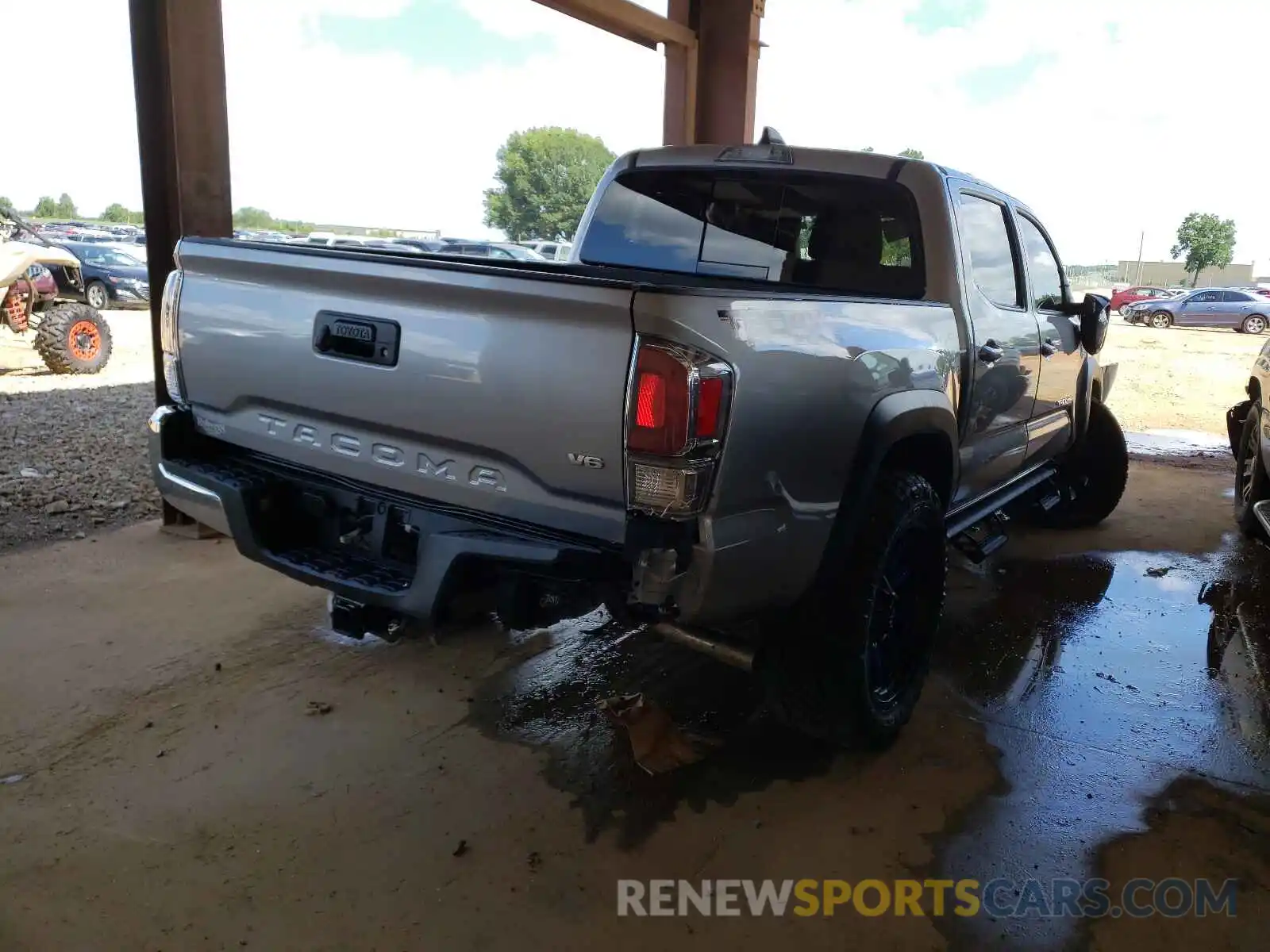 4 Photograph of a damaged car 3TMCZ5AN0LM362373 TOYOTA TACOMA 2020