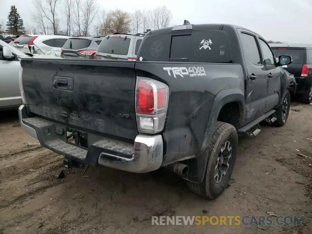 4 Photograph of a damaged car 3TMCZ5AN0LM364351 TOYOTA TACOMA 2020