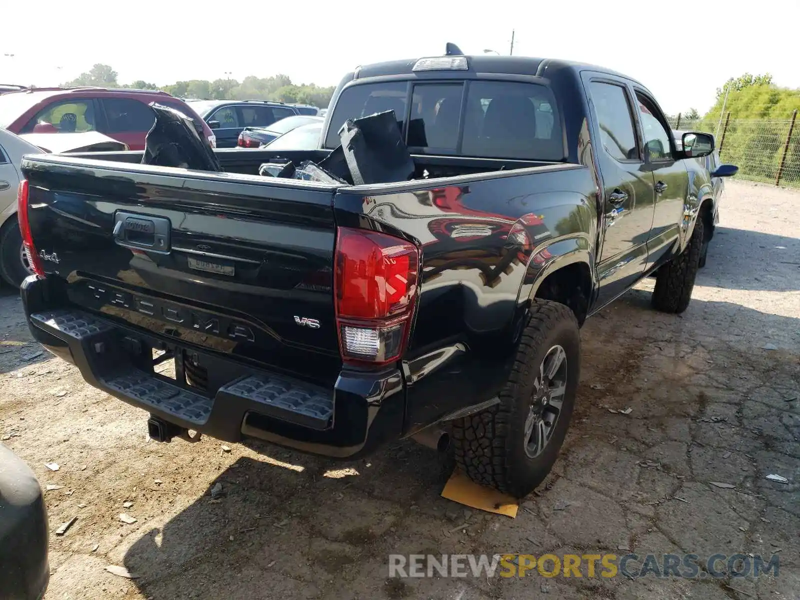 4 Photograph of a damaged car 3TMCZ5AN0LM366150 TOYOTA TACOMA 2020