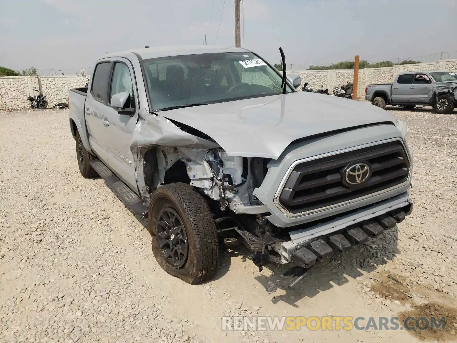 1 Photograph of a damaged car 3TMCZ5AN0LM366715 TOYOTA TACOMA 2020