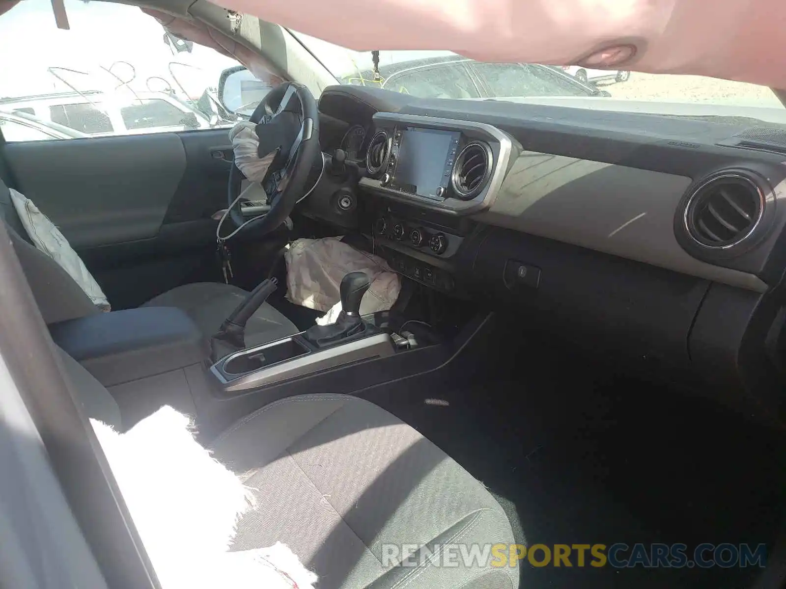 5 Photograph of a damaged car 3TMCZ5AN0LM366715 TOYOTA TACOMA 2020