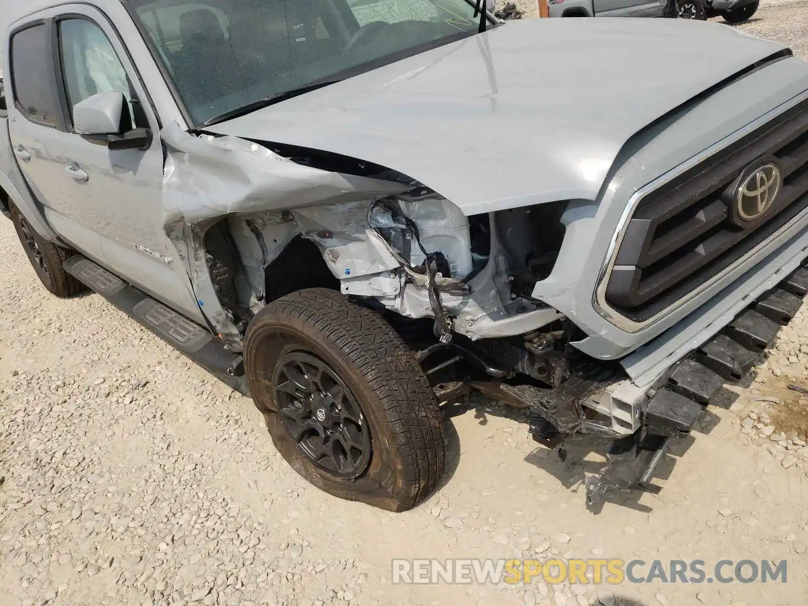 9 Photograph of a damaged car 3TMCZ5AN0LM366715 TOYOTA TACOMA 2020