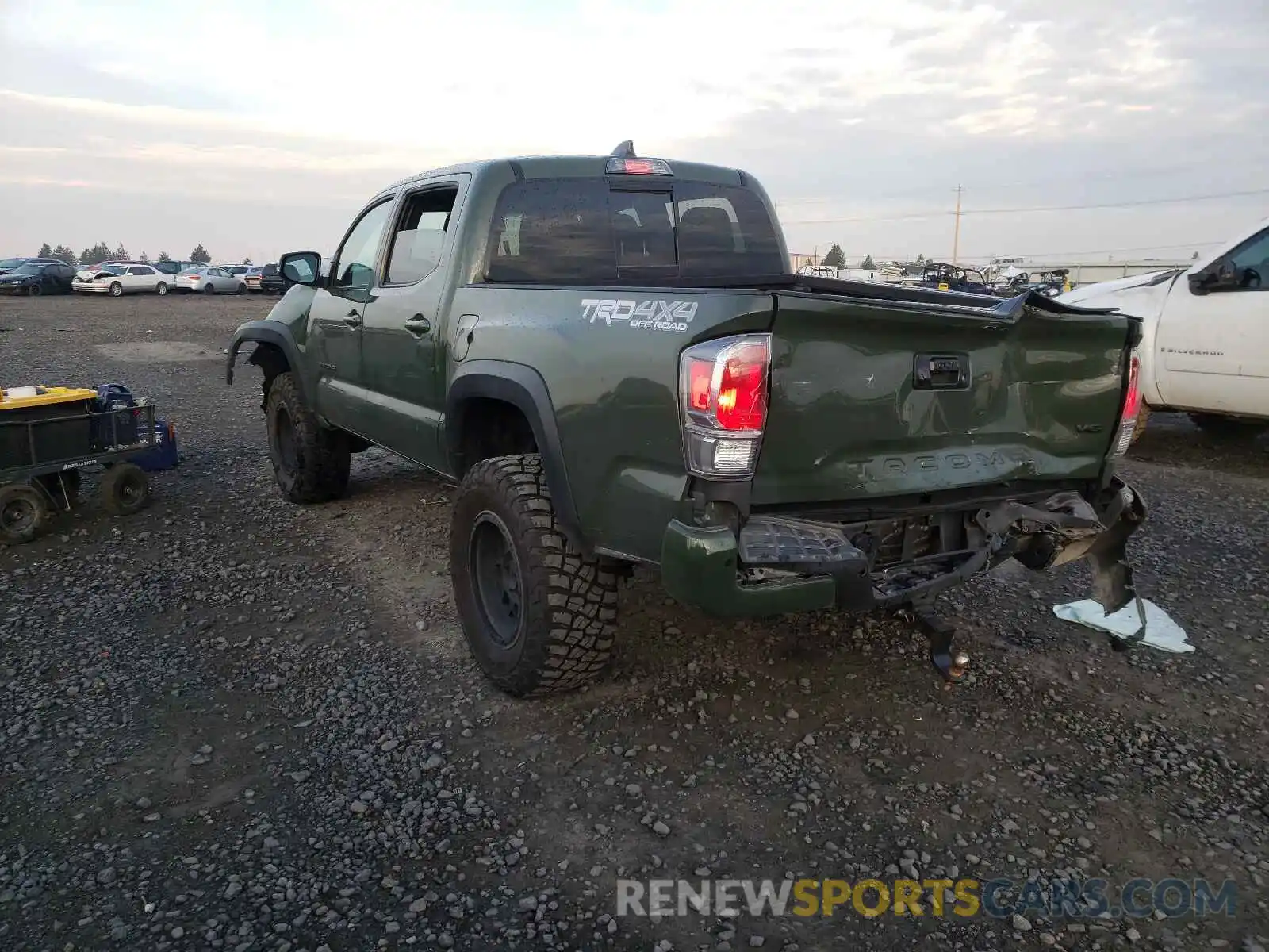 3 Photograph of a damaged car 3TMCZ5AN0MM415669 TOYOTA TACOMA 2020