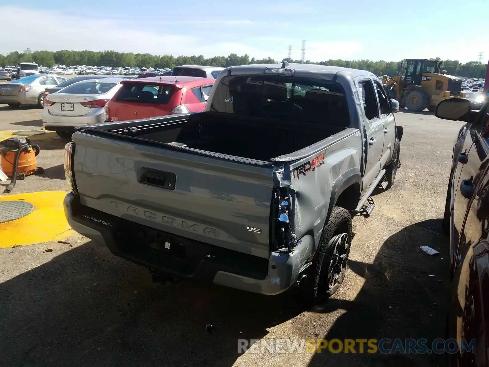 4 Photograph of a damaged car 3TMCZ5AN1LM288204 TOYOTA TACOMA 2020