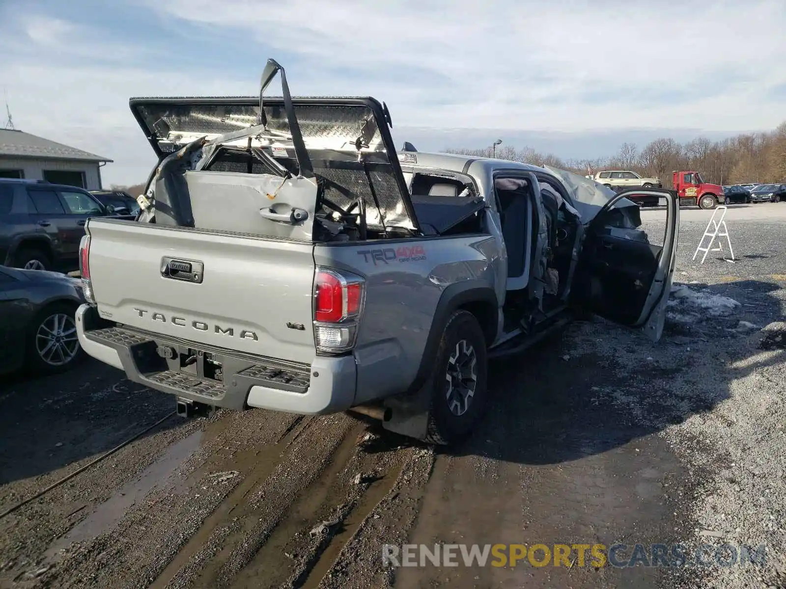 4 Photograph of a damaged car 3TMCZ5AN1LM295234 TOYOTA TACOMA 2020