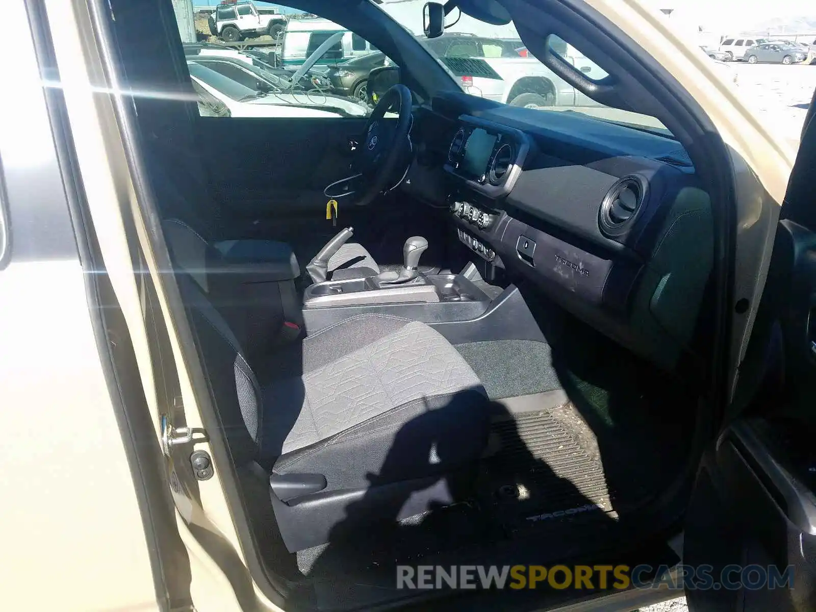 5 Photograph of a damaged car 3TMCZ5AN1LM298103 TOYOTA TACOMA 2020