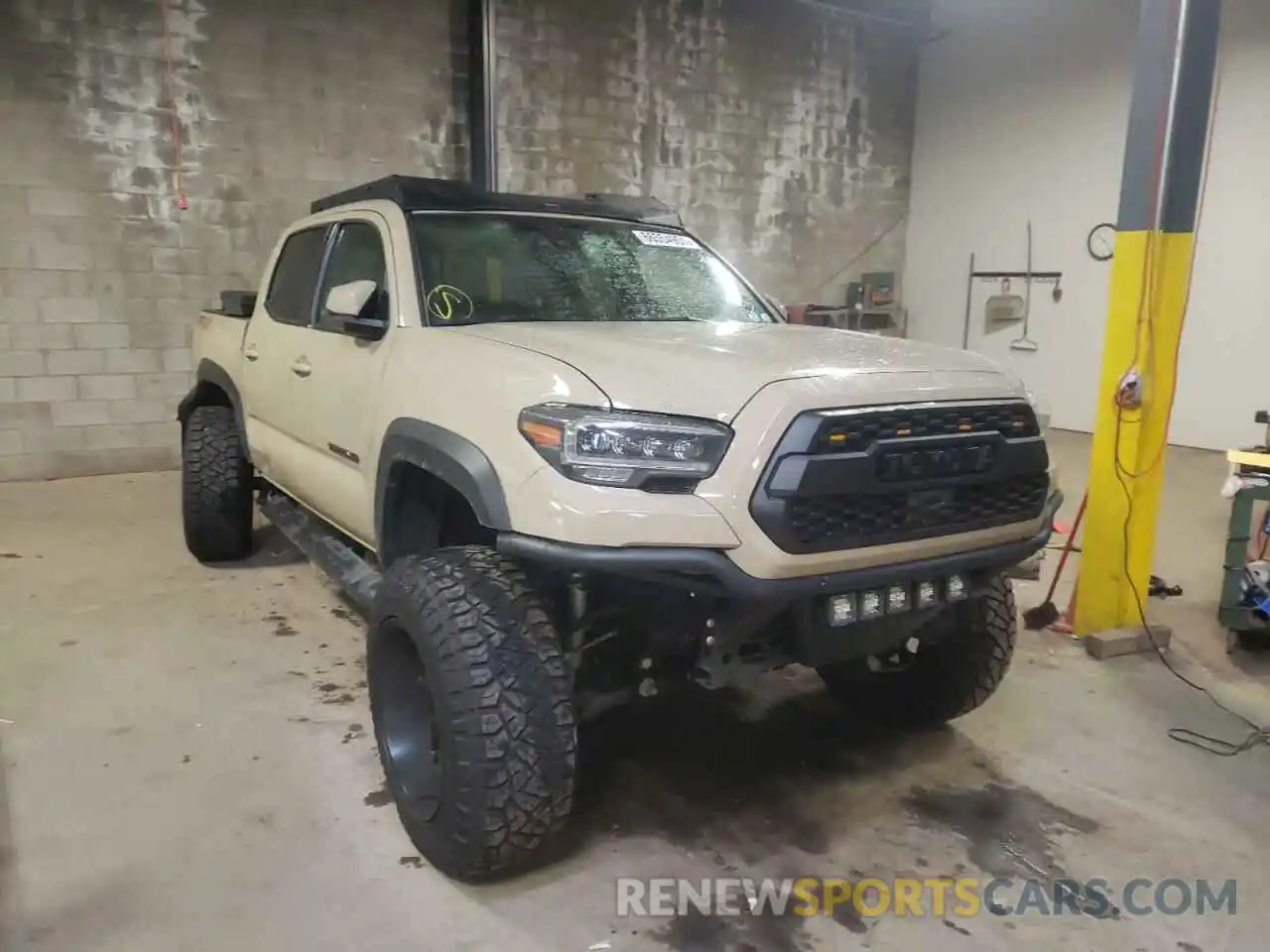 1 Photograph of a damaged car 3TMCZ5AN1LM304854 TOYOTA TACOMA 2020