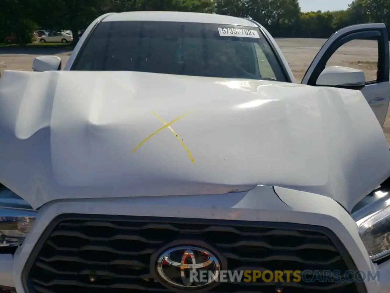 7 Photograph of a damaged car 3TMCZ5AN1LM305261 TOYOTA TACOMA 2020