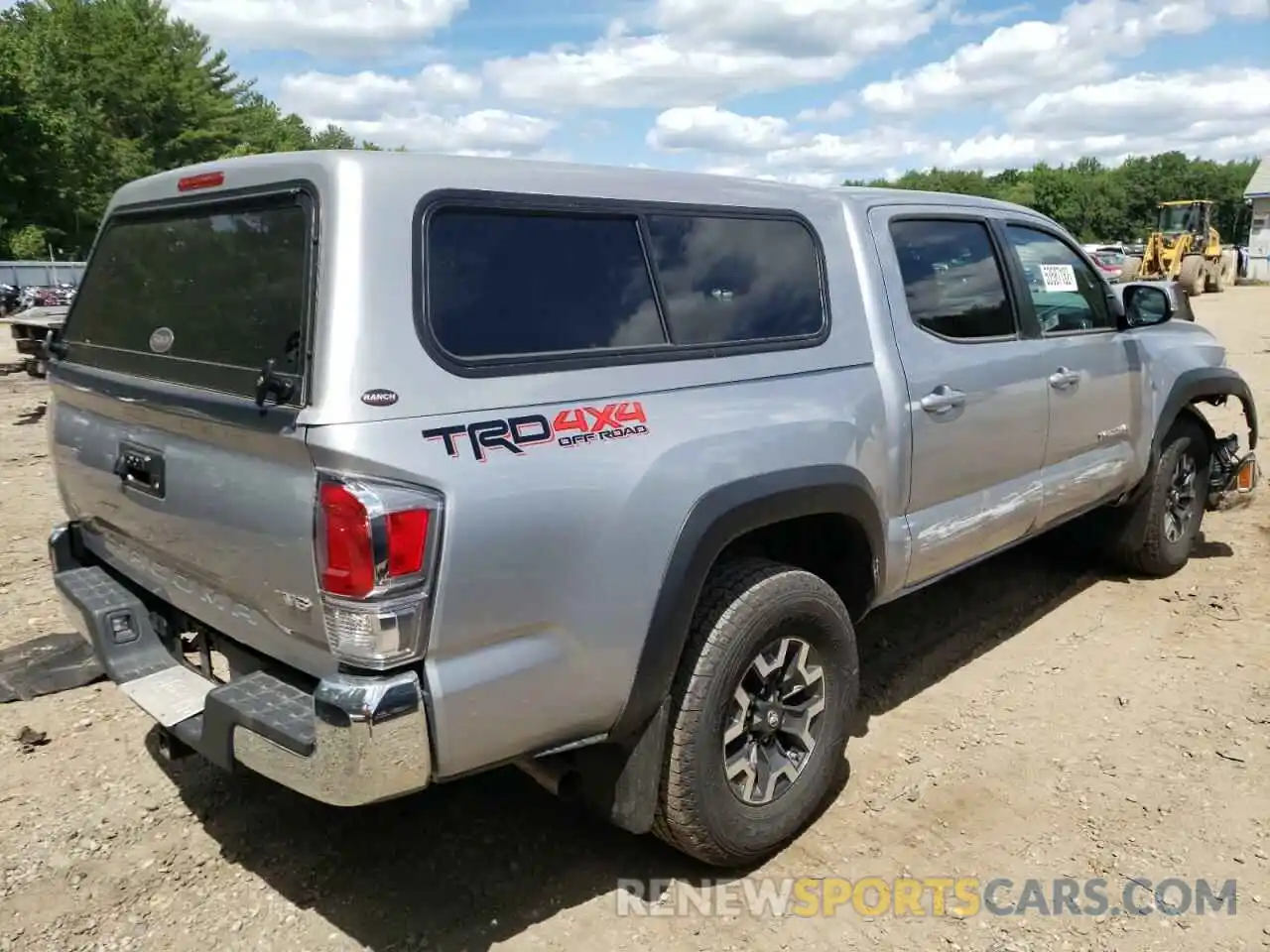 4 Photograph of a damaged car 3TMCZ5AN1LM308242 TOYOTA TACOMA 2020