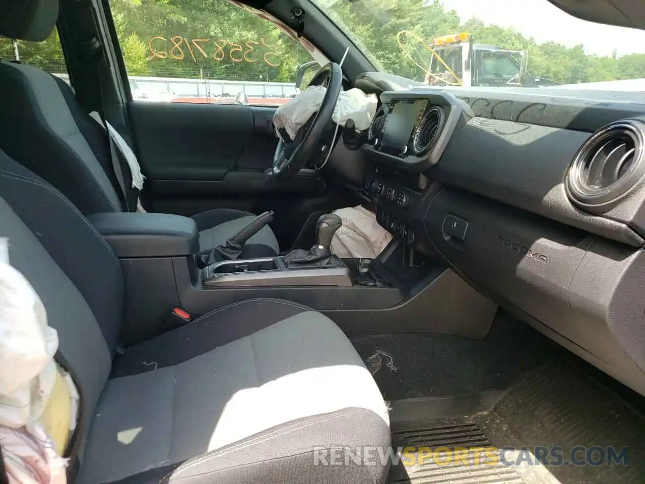 5 Photograph of a damaged car 3TMCZ5AN1LM308242 TOYOTA TACOMA 2020