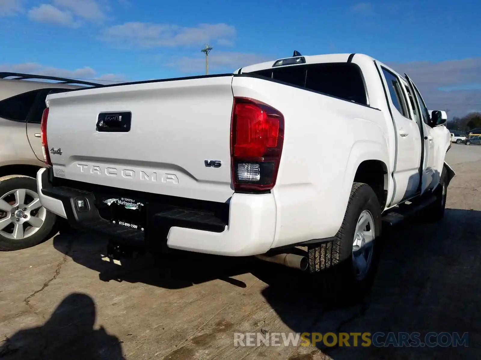 4 Photograph of a damaged car 3TMCZ5AN1LM308273 TOYOTA TACOMA 2020