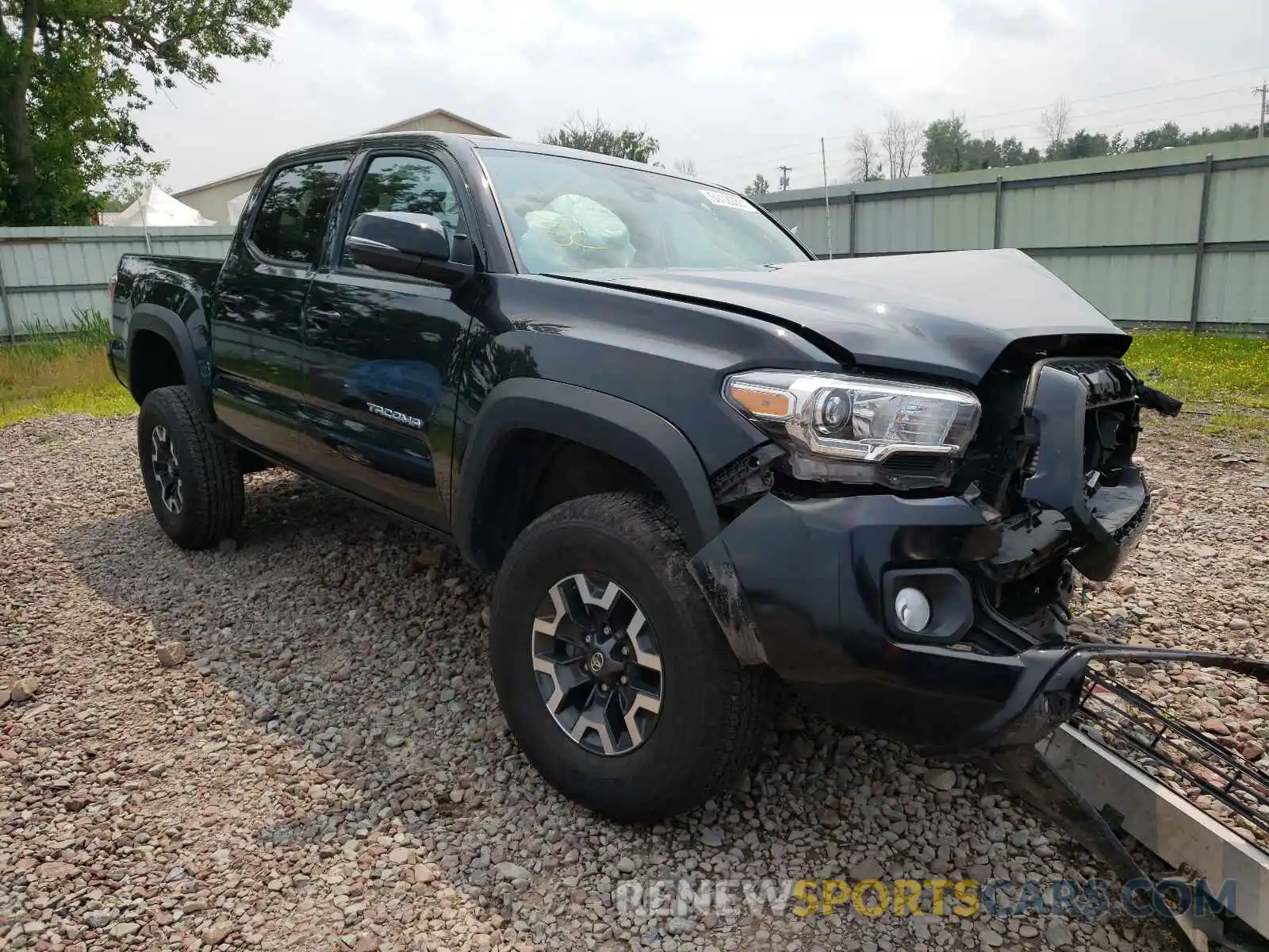 1 Photograph of a damaged car 3TMCZ5AN1LM310475 TOYOTA TACOMA 2020