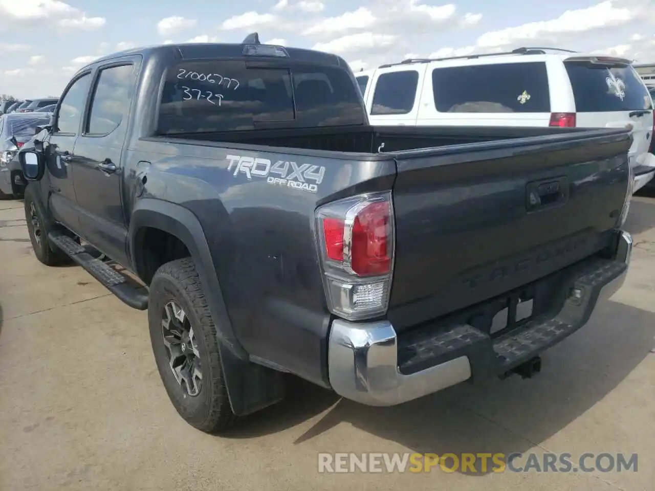 3 Photograph of a damaged car 3TMCZ5AN1LM312453 TOYOTA TACOMA 2020