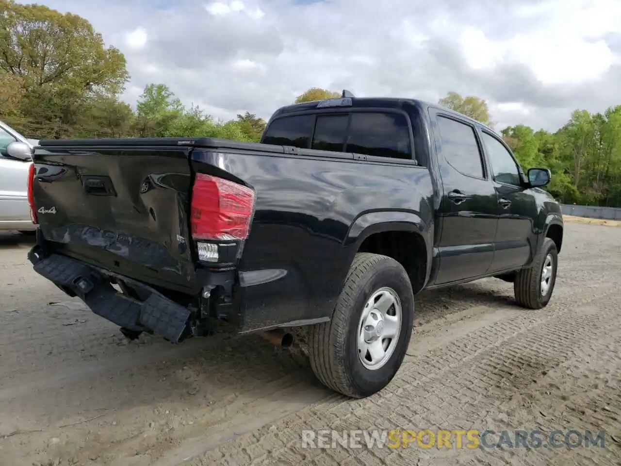 4 Photograph of a damaged car 3TMCZ5AN1LM319578 TOYOTA TACOMA 2020