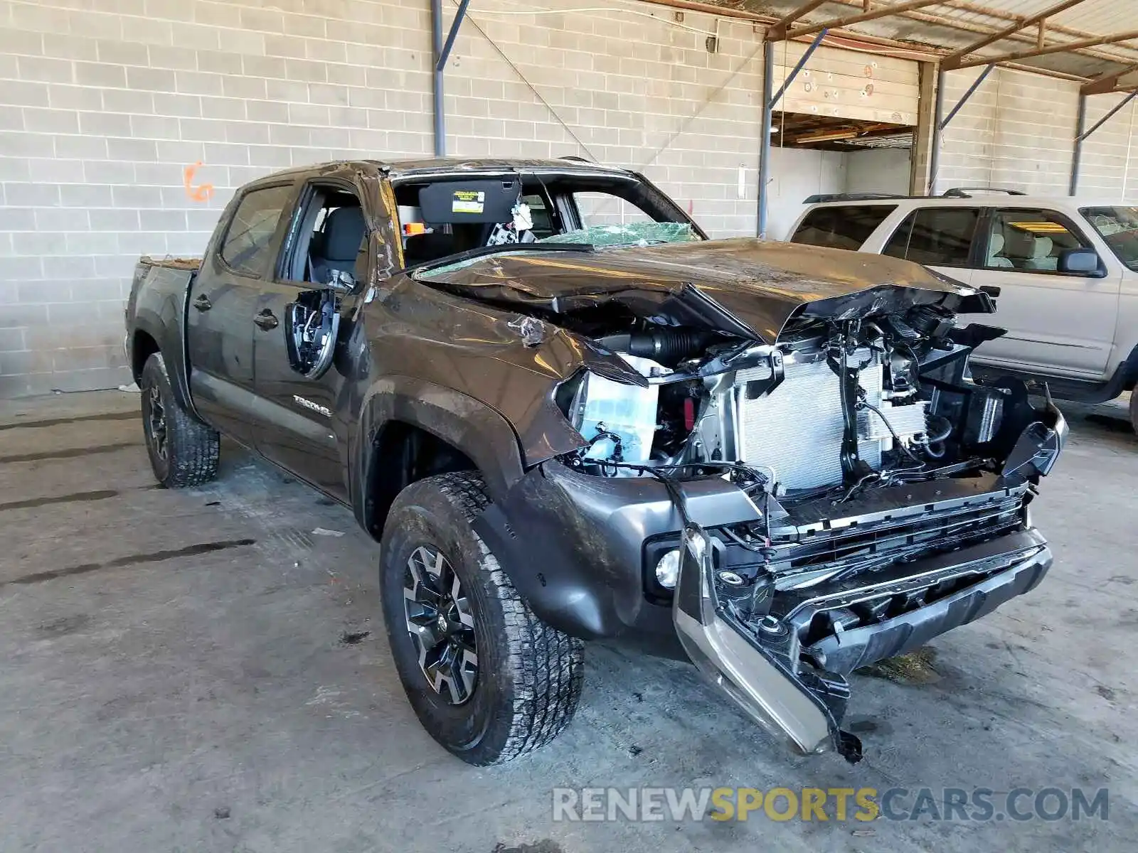 1 Photograph of a damaged car 3TMCZ5AN1LM322920 TOYOTA TACOMA 2020