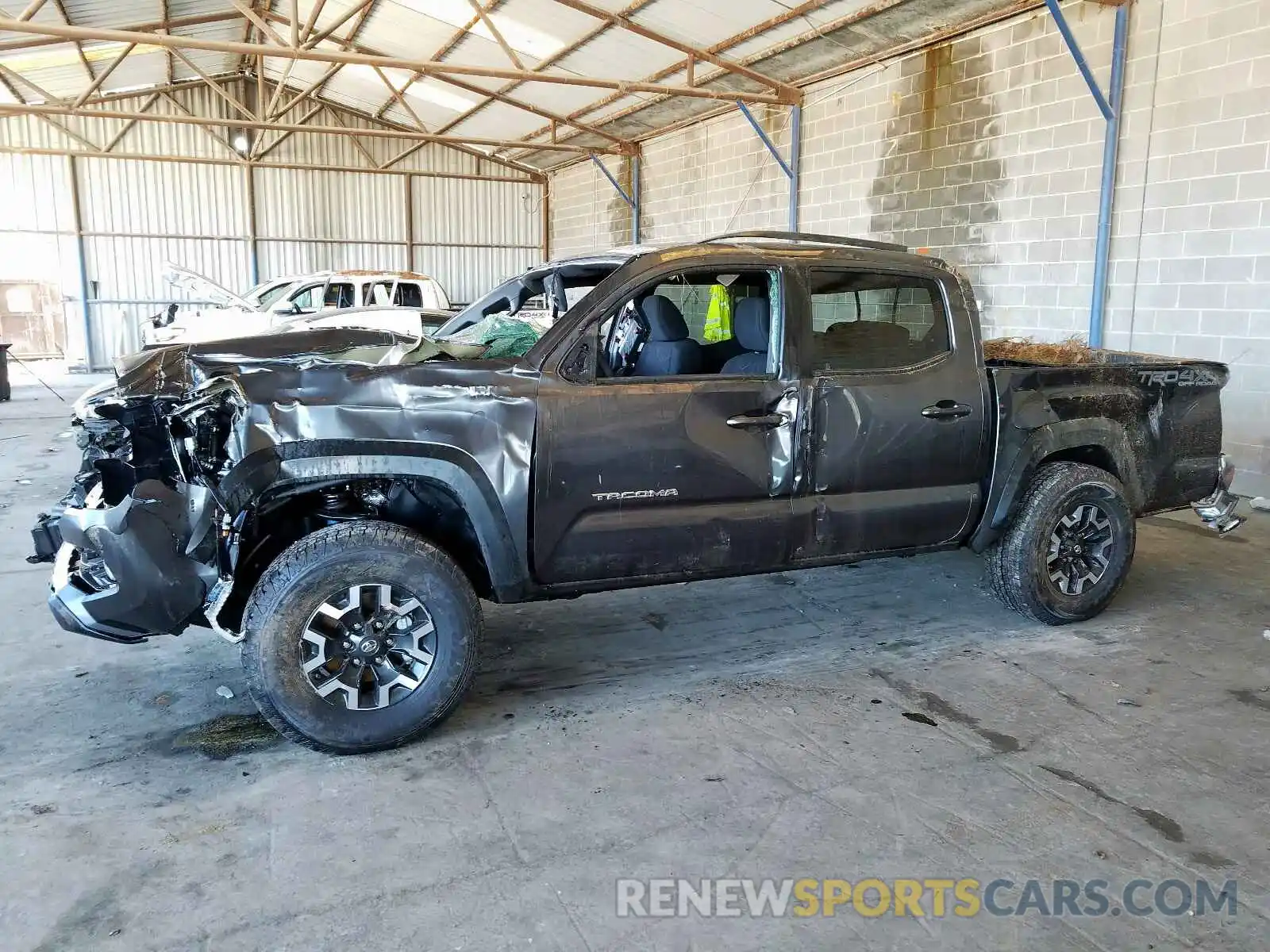 9 Photograph of a damaged car 3TMCZ5AN1LM322920 TOYOTA TACOMA 2020