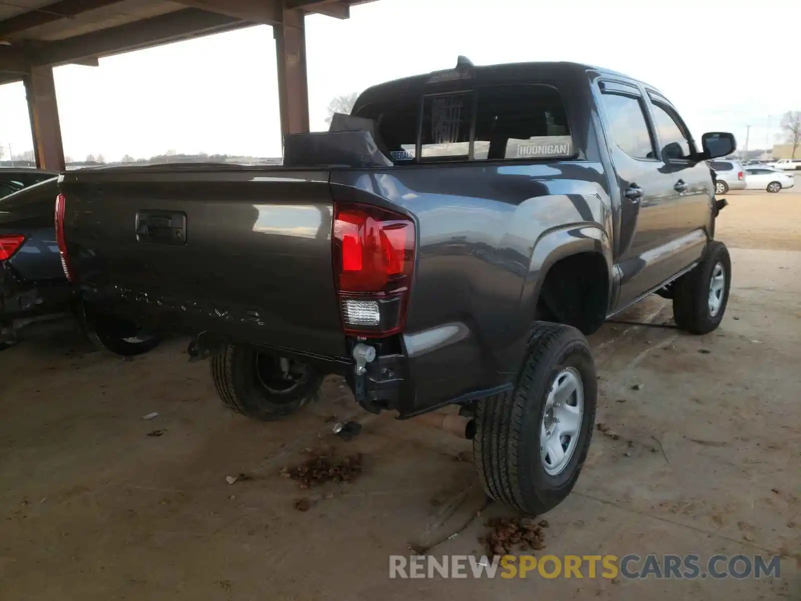 4 Photograph of a damaged car 3TMCZ5AN1LM324750 TOYOTA TACOMA 2020