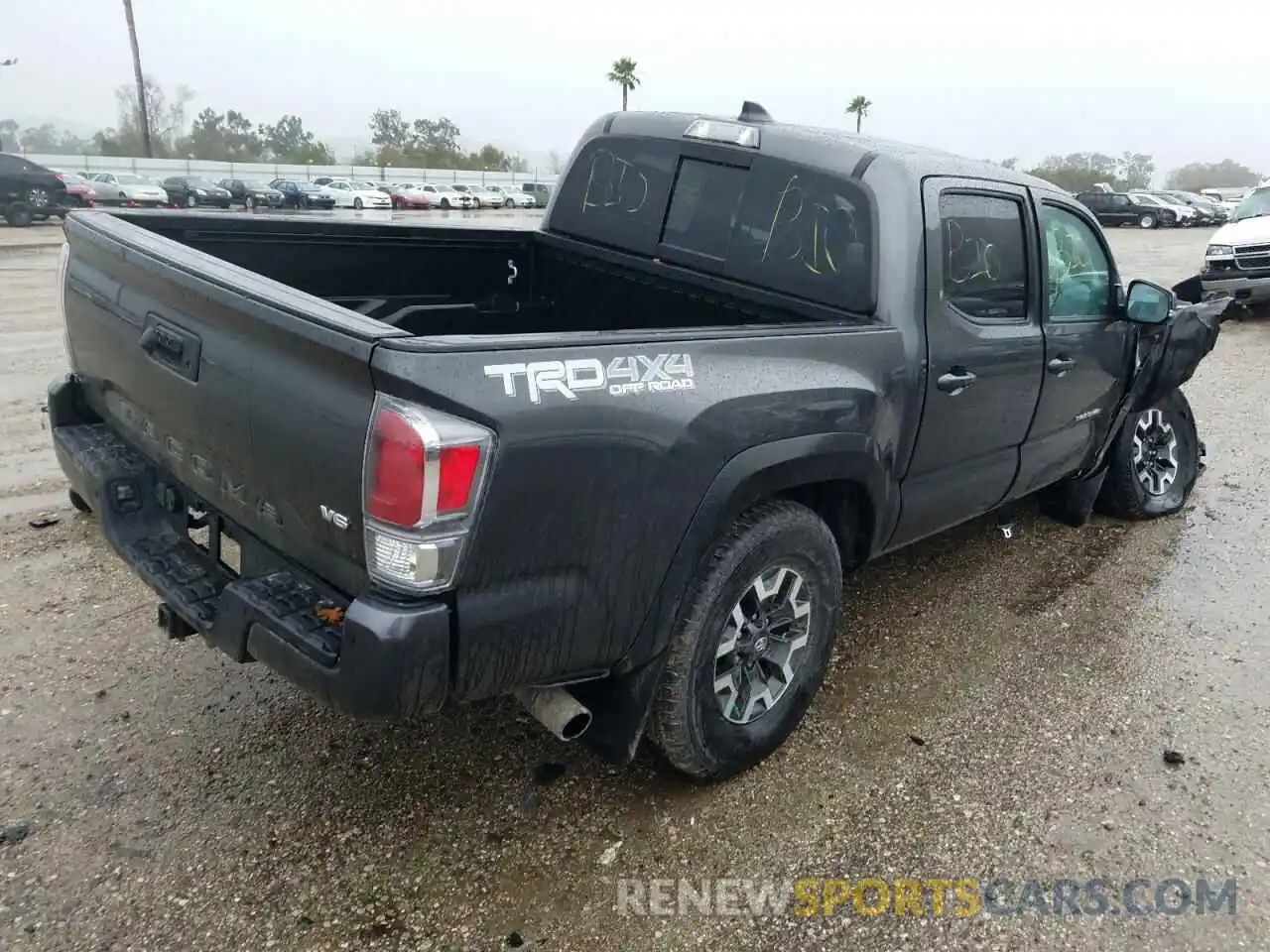 4 Photograph of a damaged car 3TMCZ5AN1LM326661 TOYOTA TACOMA 2020